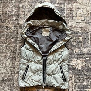 Bench Light Gray Puffer Vest with Hood